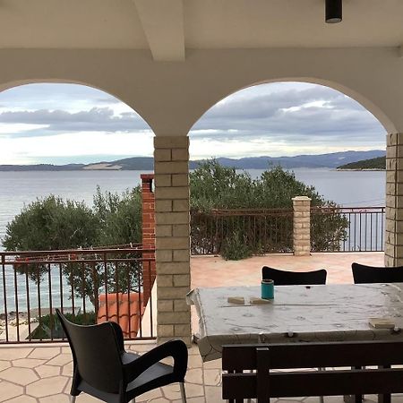 Apartments By The Sea Maslinica, Solta - 774 Grohote Екстериор снимка