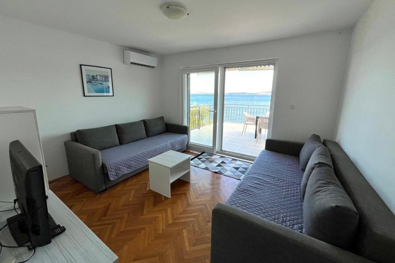 Apartments By The Sea Maslinica, Solta - 774 Grohote Екстериор снимка